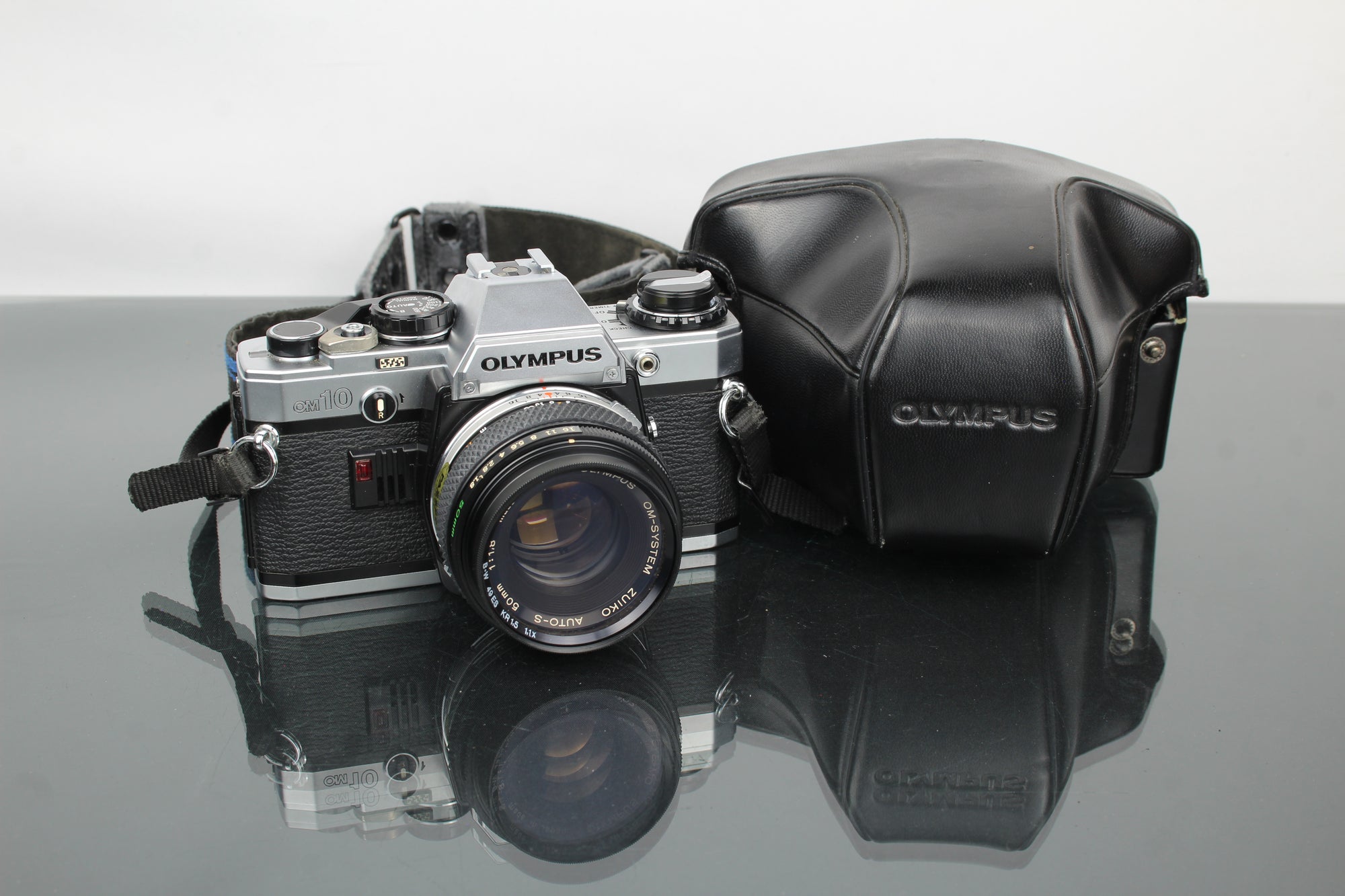 Olympus OM 10 + 50mm 1:1.8 objektiv Olympus