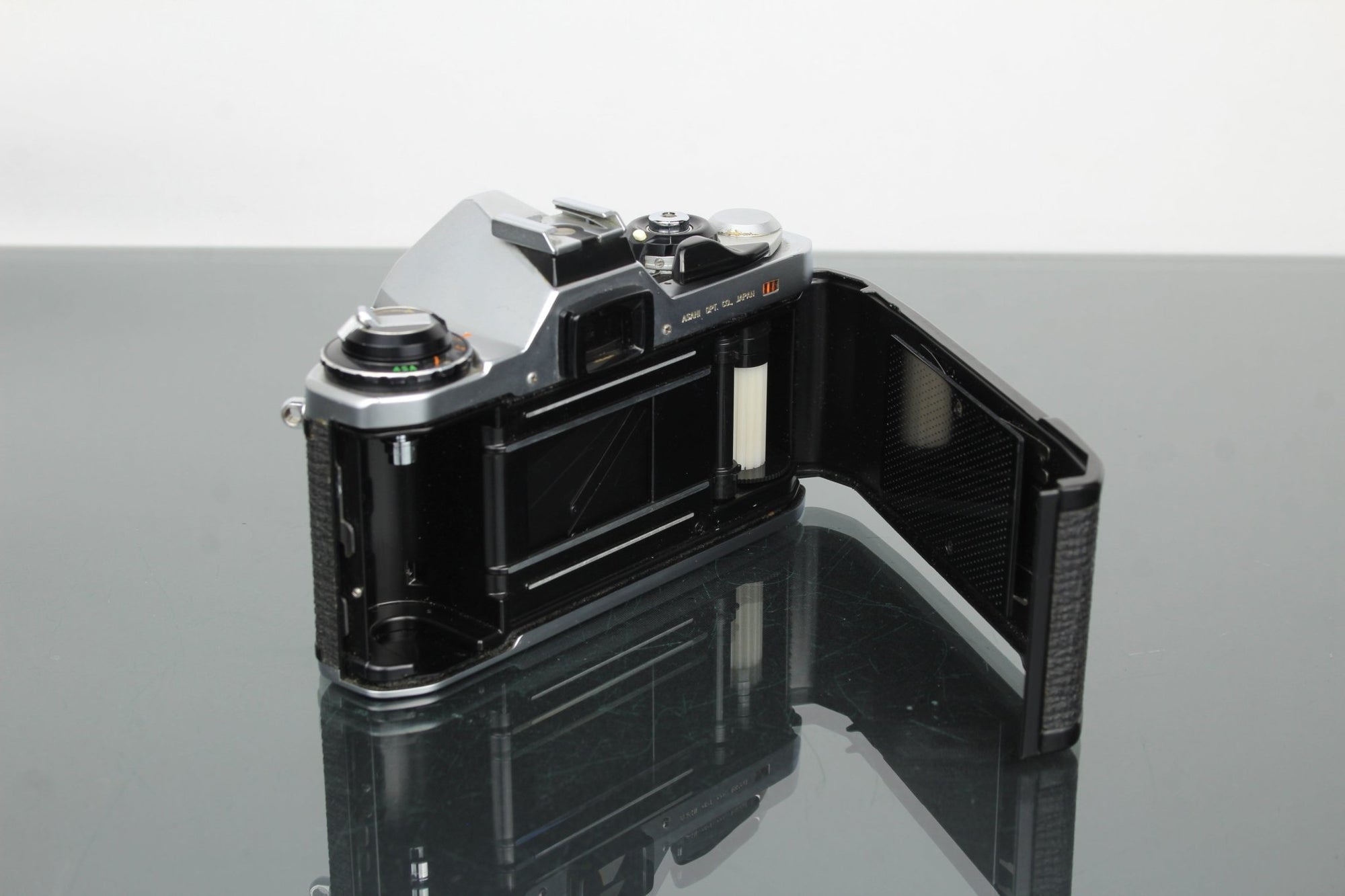 Pentax ME - Dutch|Thrift