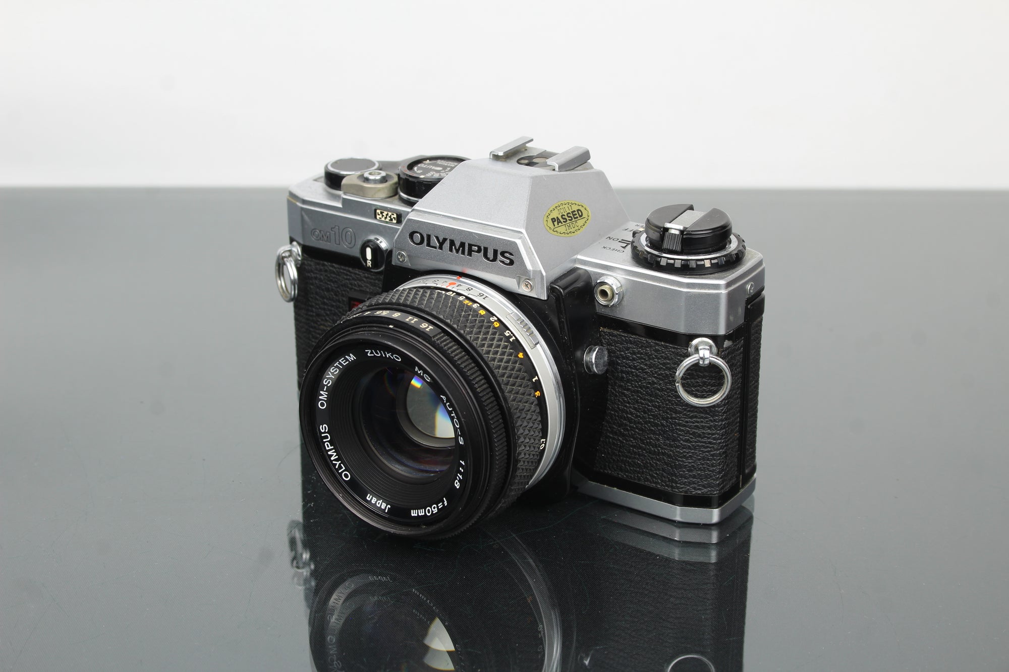 Olympus OM10 + objektiv Olympus 1:1.8 50mm