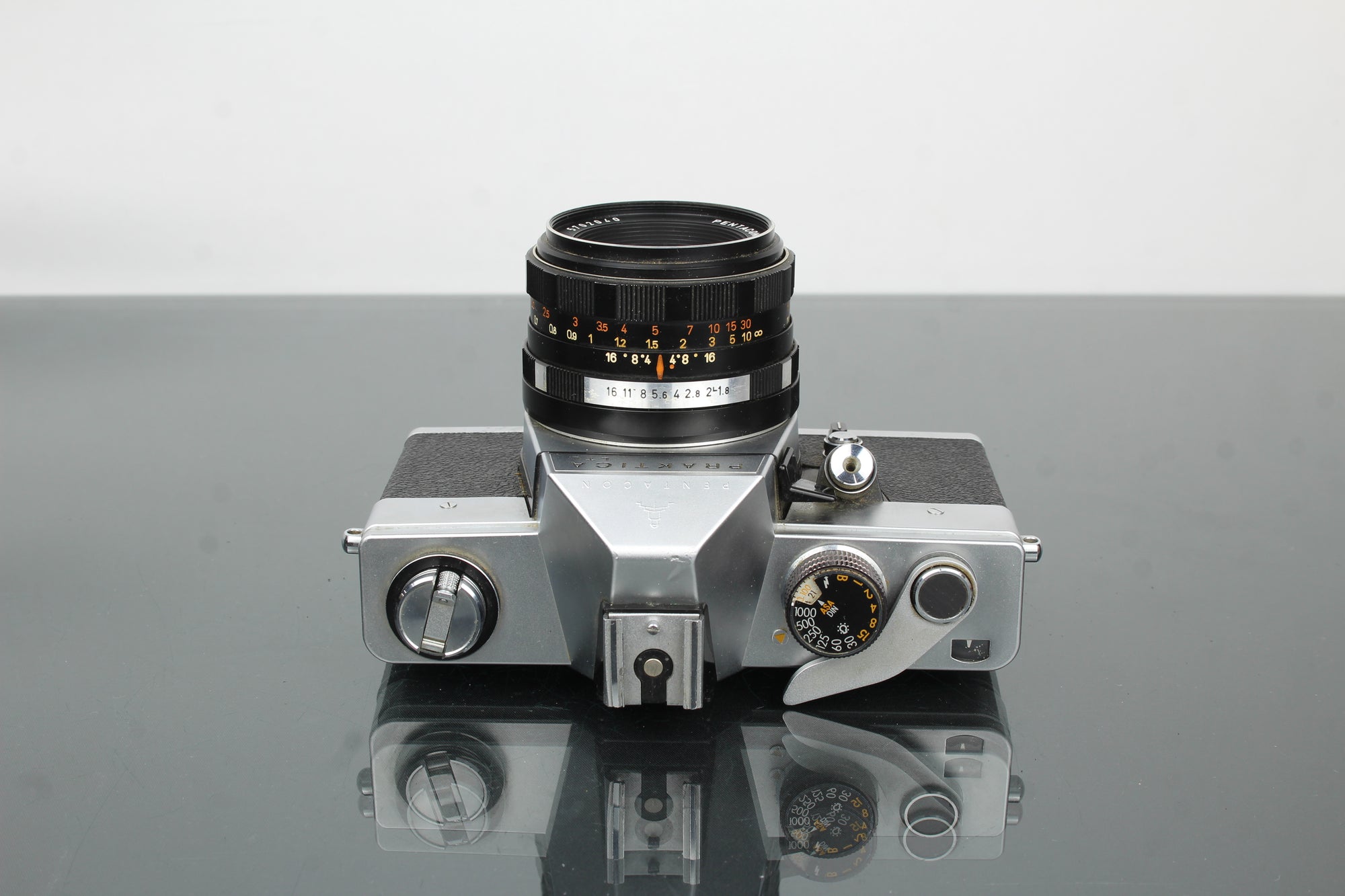 <tc>Praktica</tc> LTL + Pentacon 1.8/50 Objektiv