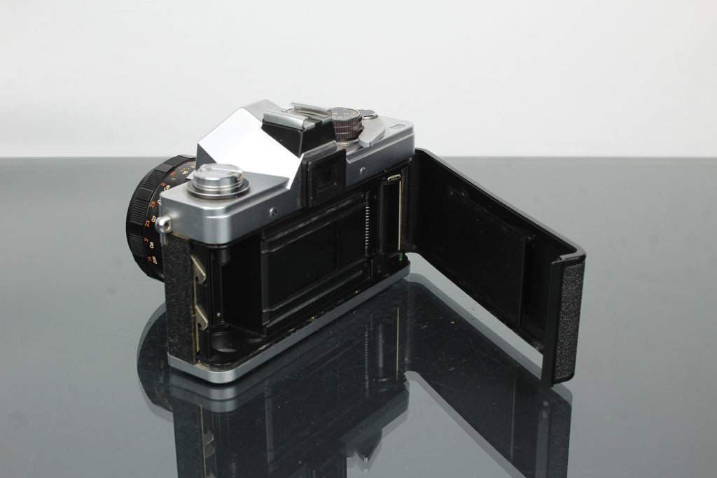 <tc>Praktica</tc> LTL + Pentacon 1.8/50 Objektiv