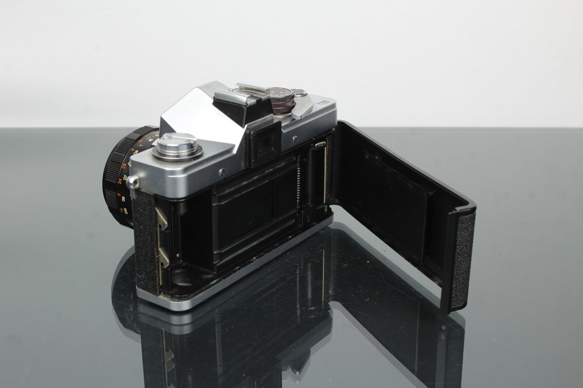 <tc>Praktica</tc> LTL + Pentacon 1.8/50 Objektiv