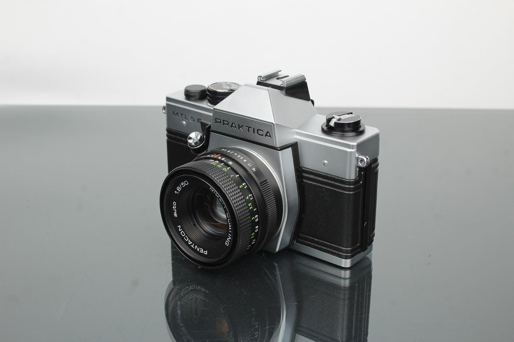 Praktica MLT 5 B + objektiv Pentacon auto 1.8/50 (M42 závit)
