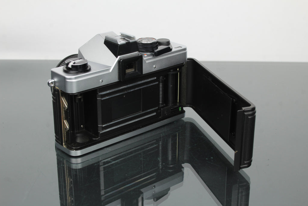 Praktica MLT 5 B + objektiv Pentacon auto 1.8/50 (M42 závit)