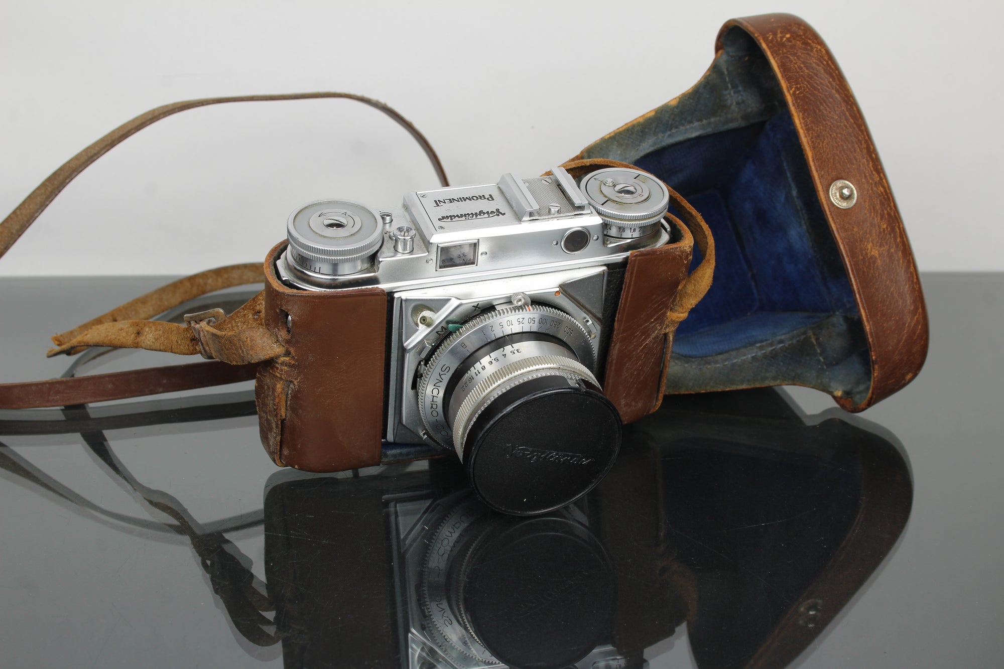 Voigtländer Prominent + 50mm f/1.5 Nokton objektiv