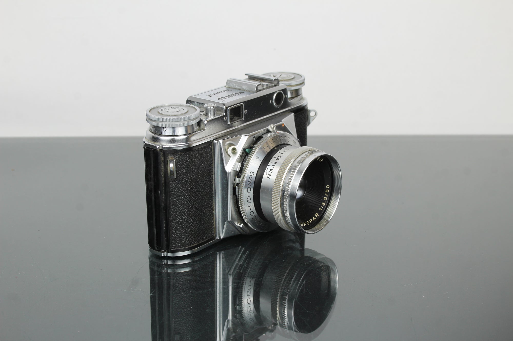 Voigtländer Prominent + 50mm f/1.5 Nokton objektiv