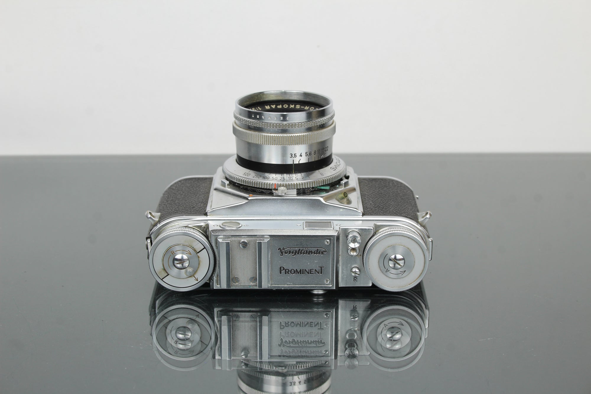 Voigtländer Prominent + 50mm f/1.5 Nokton objektiv