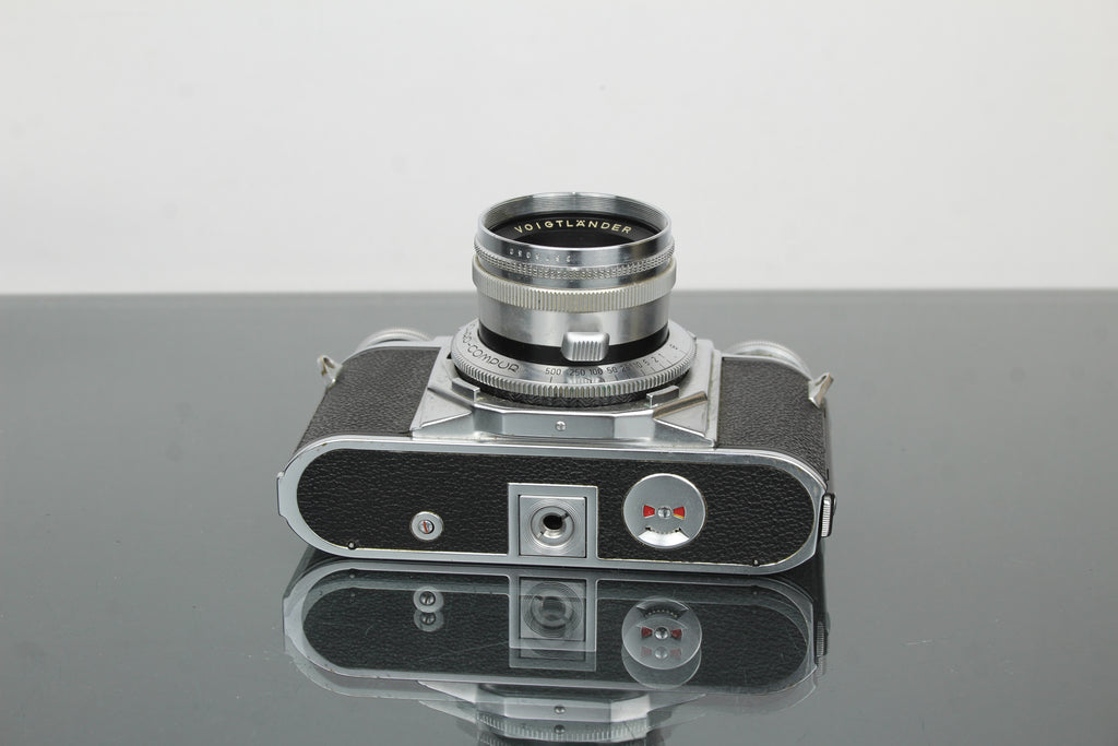 Voigtländer Prominent + 50mm f/1.5 Nokton objektiv