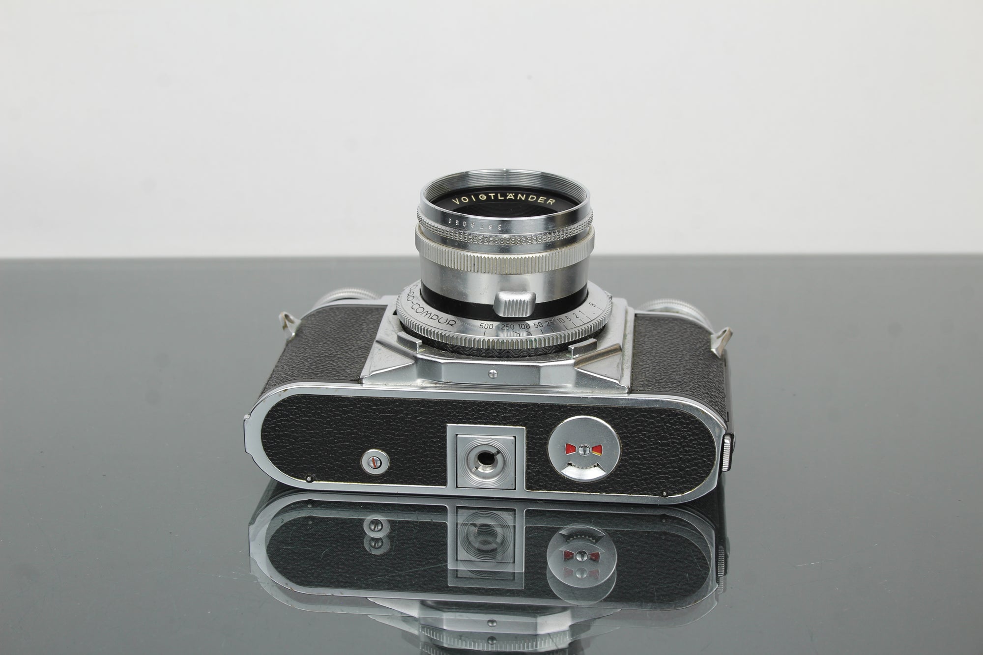 Voigtländer Prominent + 50mm f/1.5 Nokton objektiv