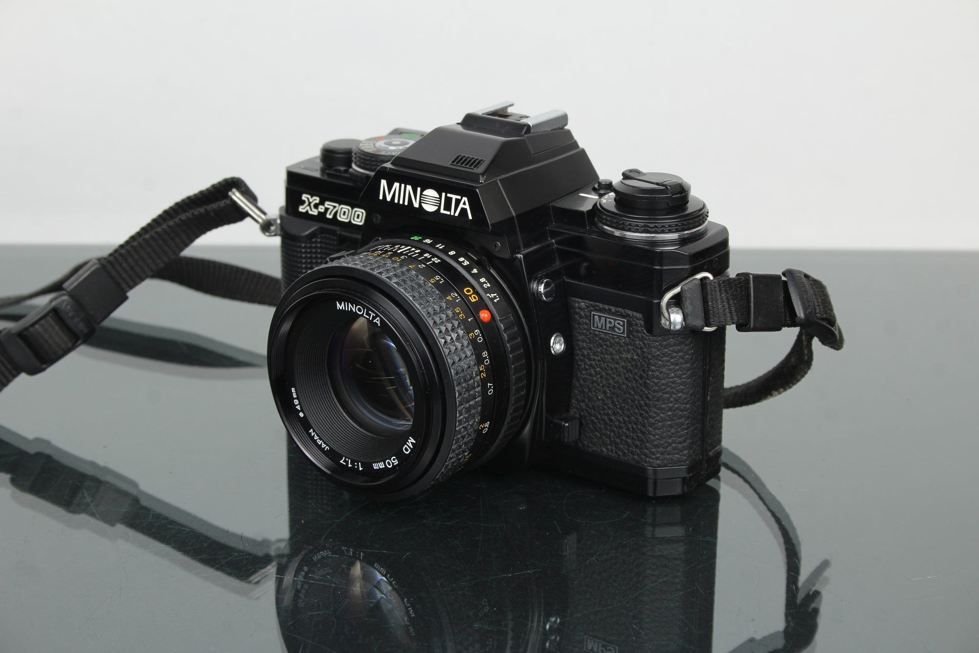 Minolta X-700 + MD 50mm 1:1.7 lens
