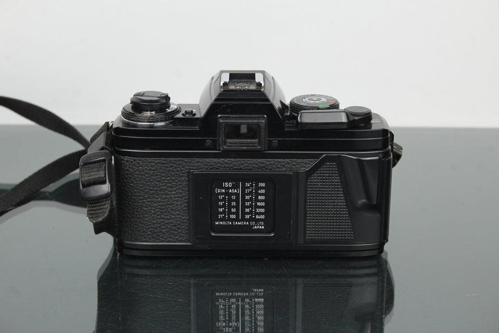 Minolta X-700 + MD 50mm 1:1.7 lens