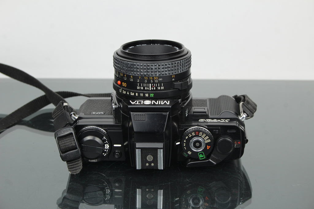 Minolta X-700 + MD 50mm 1:1.7 lens