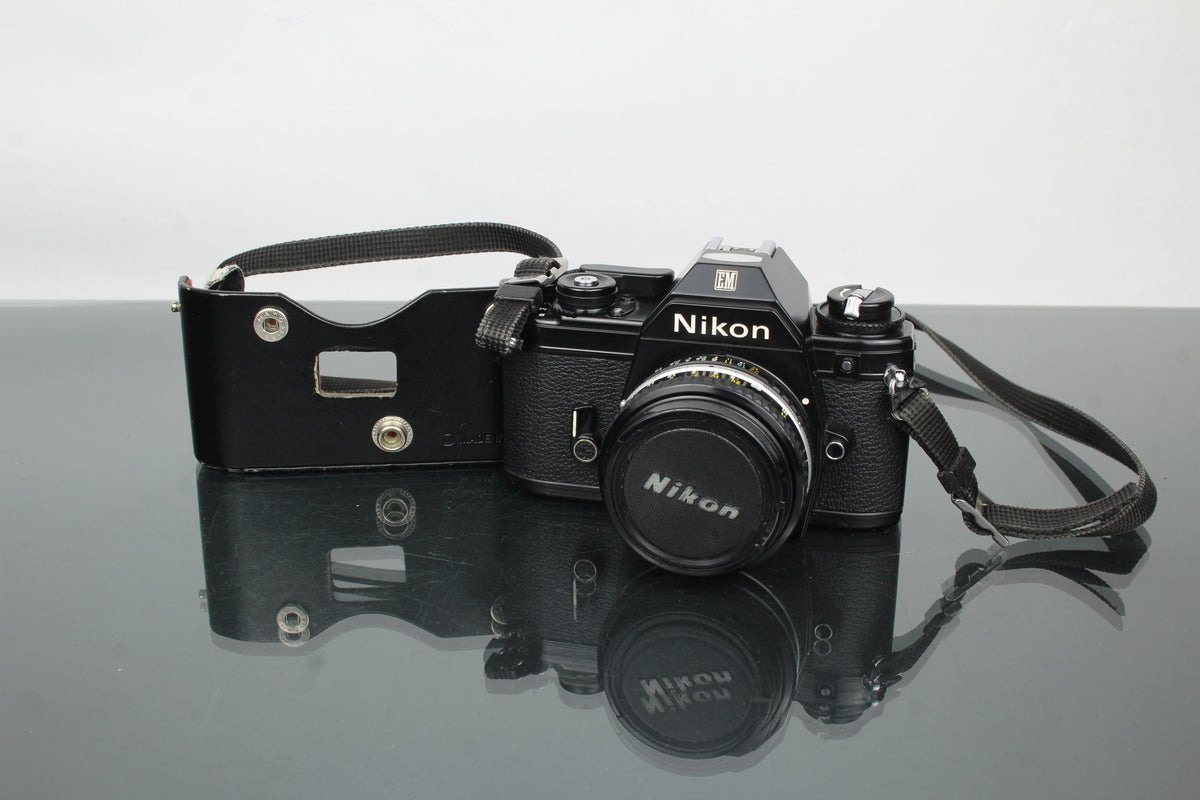 Nikon EM + 50mm 1:1.8 objektiv Series E
