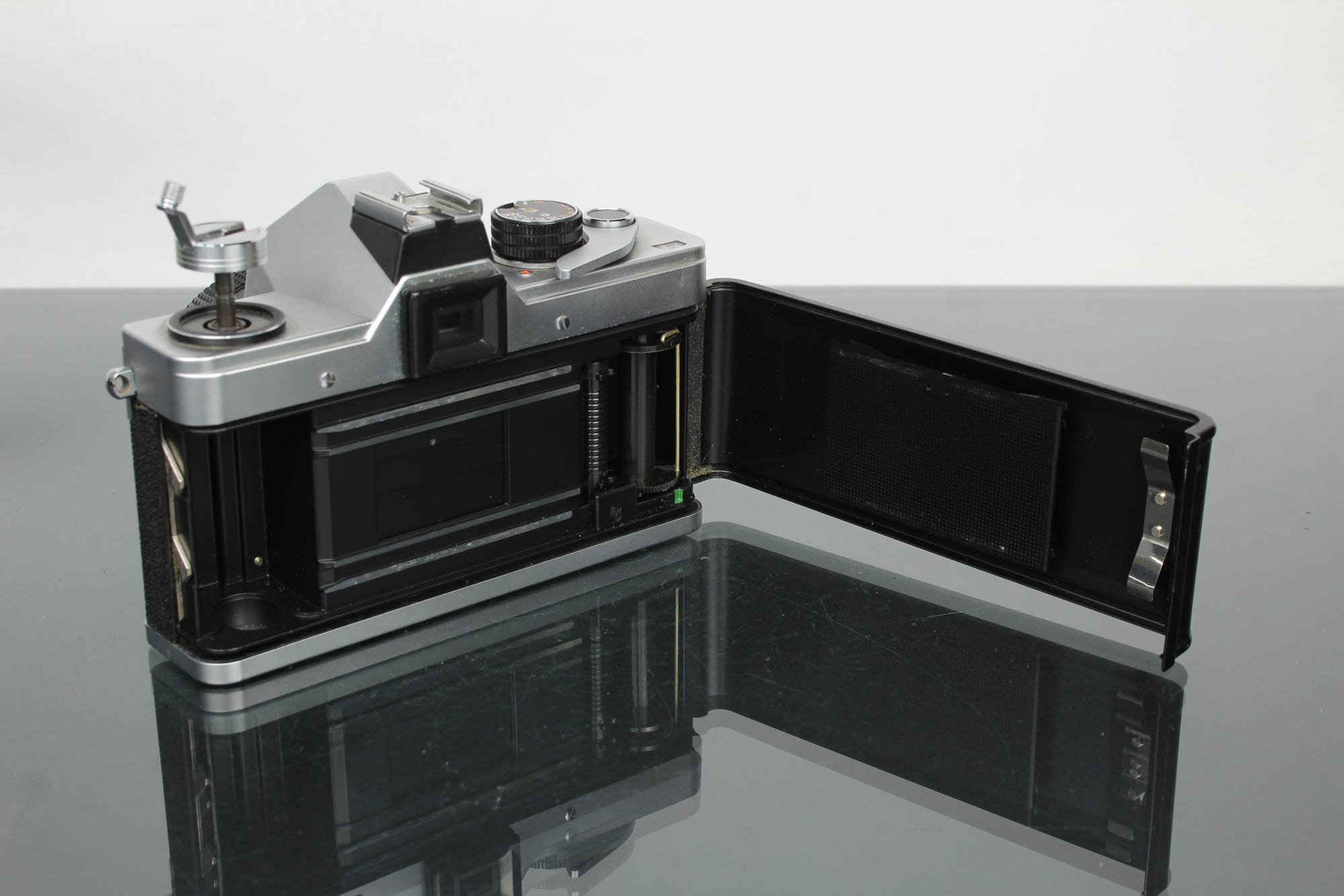 Praktica super TL2 + Pentacon electric 50mm 1.8 M42 lens