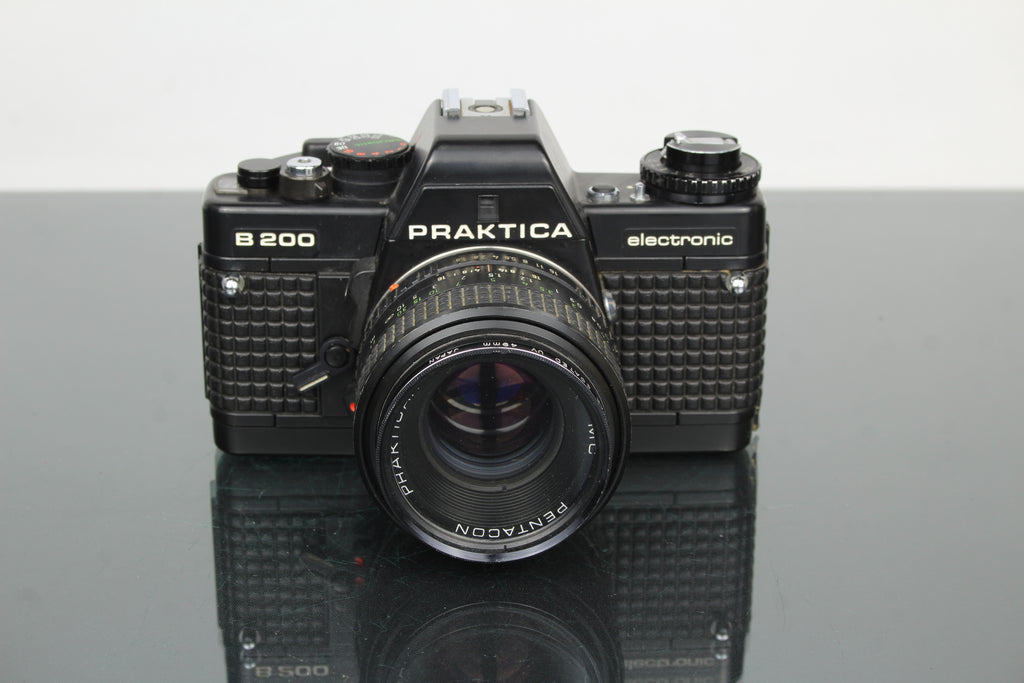 <tc>Praktica</tc> B200 elektronický +  <tc>Praktica</tc>r 50mm 1.8 objektiv