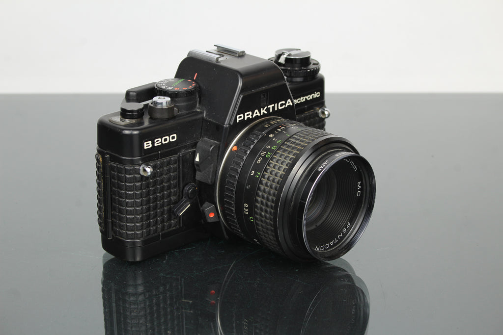 <tc>Praktica</tc> B200 elektronický +  <tc>Praktica</tc>r 50mm 1.8 objektiv