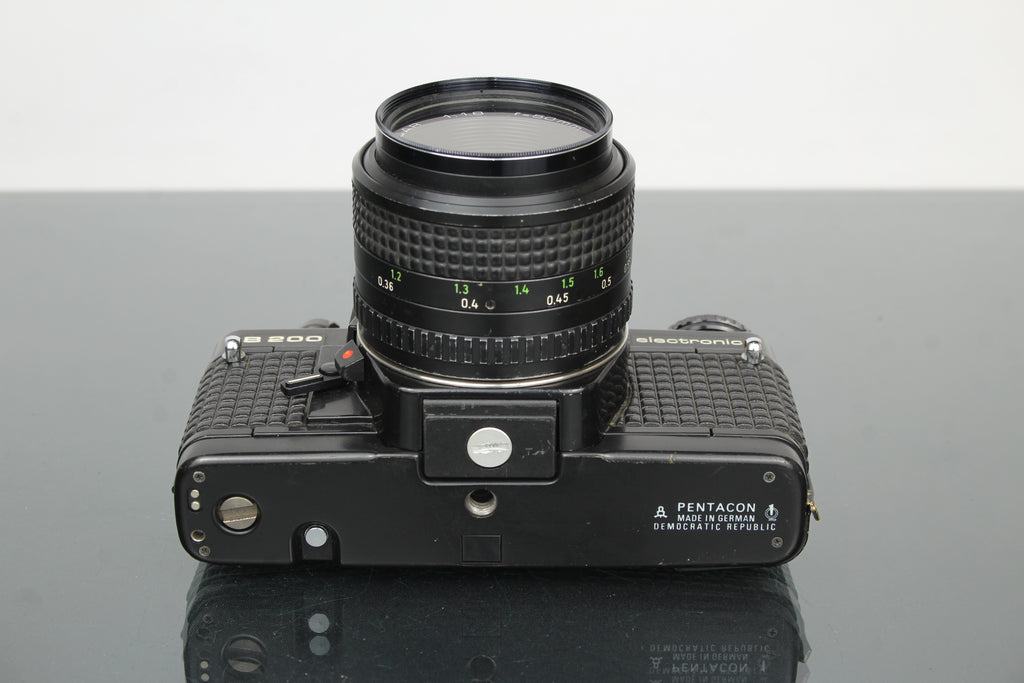 <tc>Praktica</tc> B200 elektronický +  <tc>Praktica</tc>r 50mm 1.8 objektiv