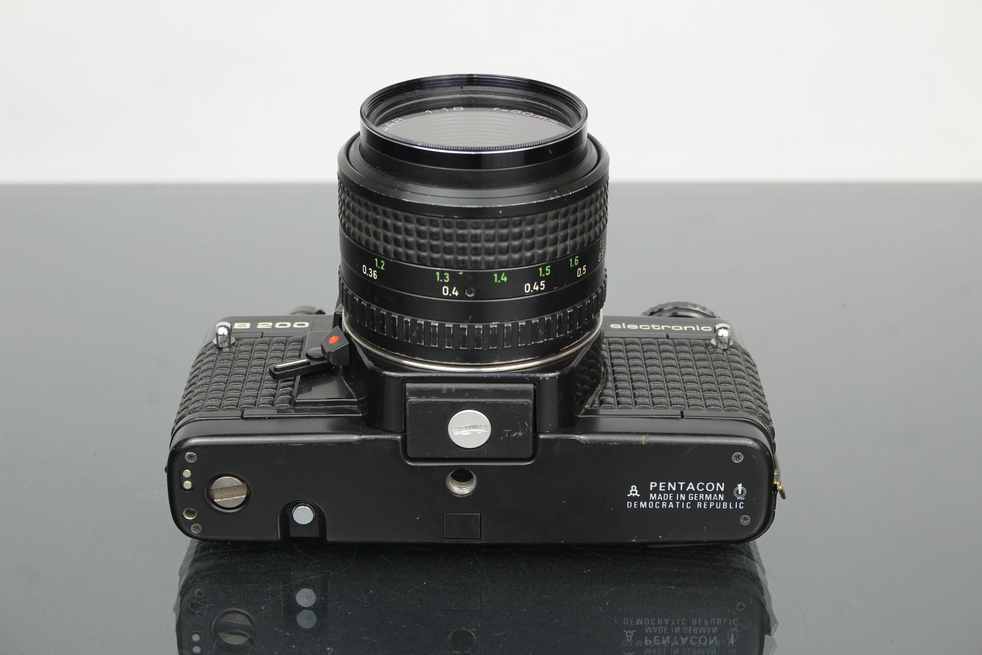 <tc>Praktica</tc> B200 elektronický +  <tc>Praktica</tc>r 50mm 1.8 objektiv