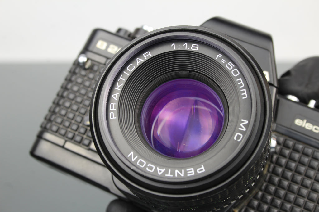 <tc>Praktica</tc> B200 elektronický +  <tc>Praktica</tc>r 50mm 1.8 objektiv