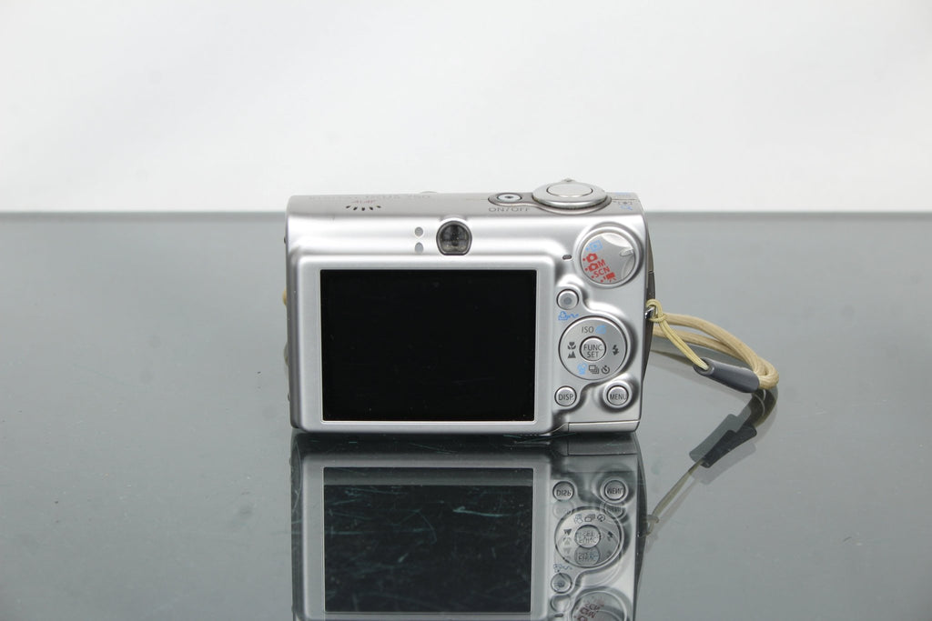 Canon IXUS 750 - Dutch|Thrift
