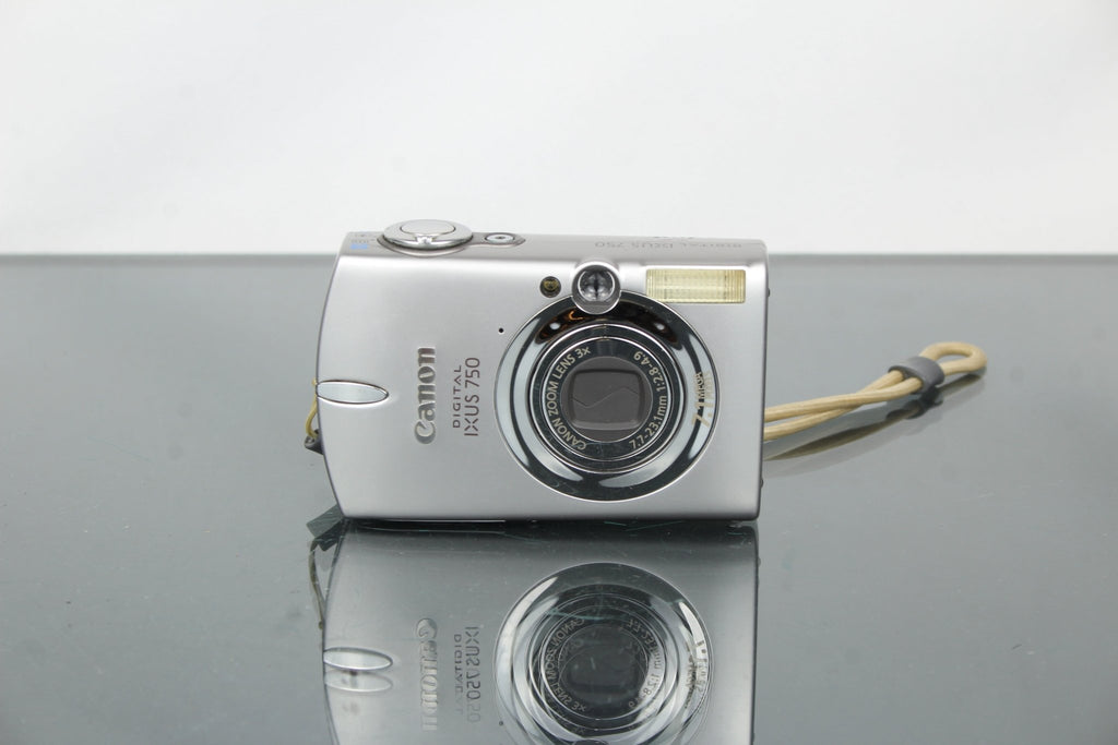 Canon IXUS 750 - Dutch|Thrift
