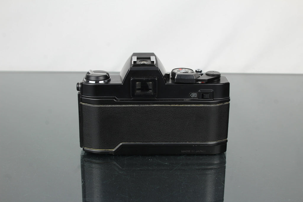 Konica Autoreflex TC + Konica 40mm f1.8 lens - Dutch|Thrift