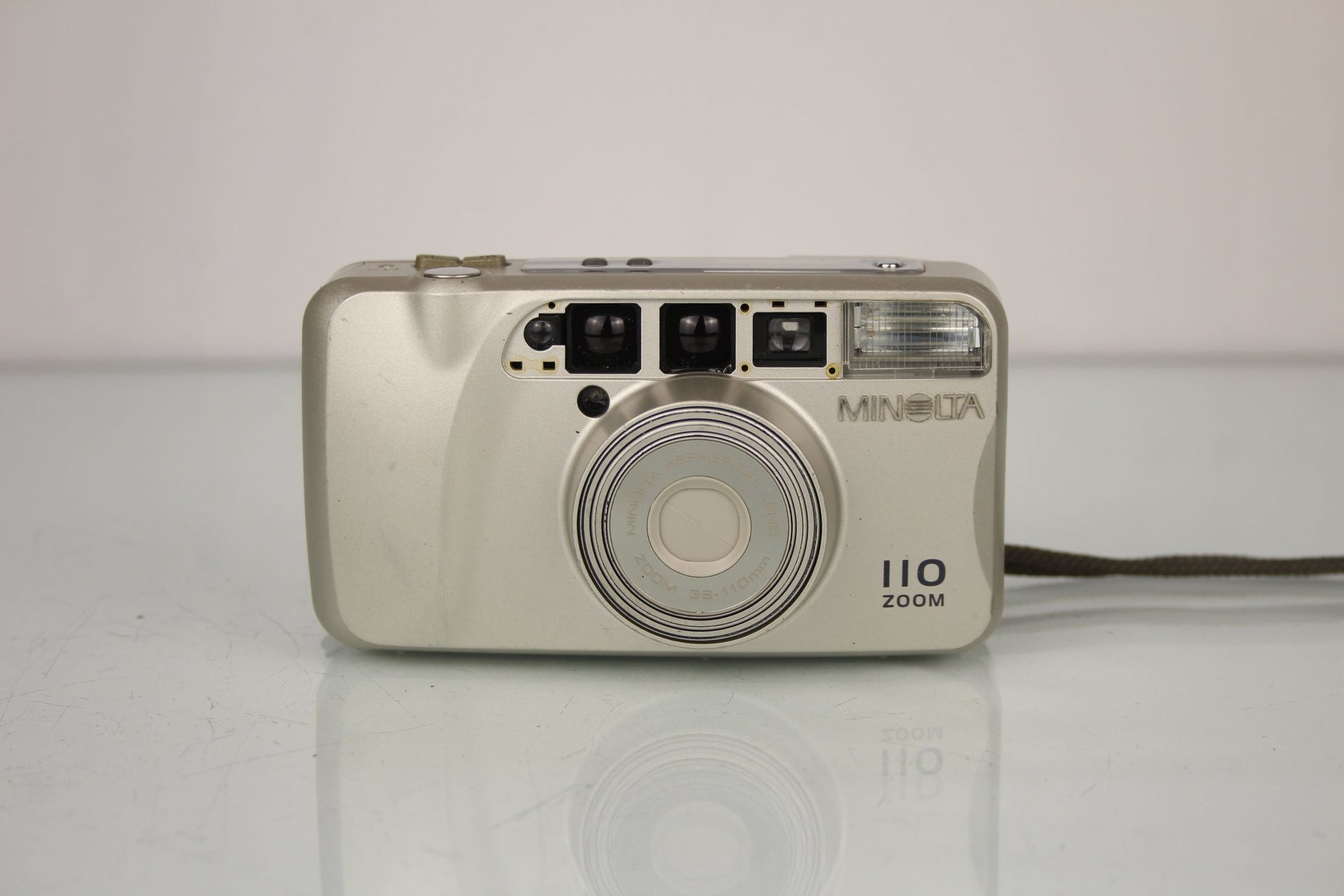 Minolta 110 Zoom - Dutch|Thrift