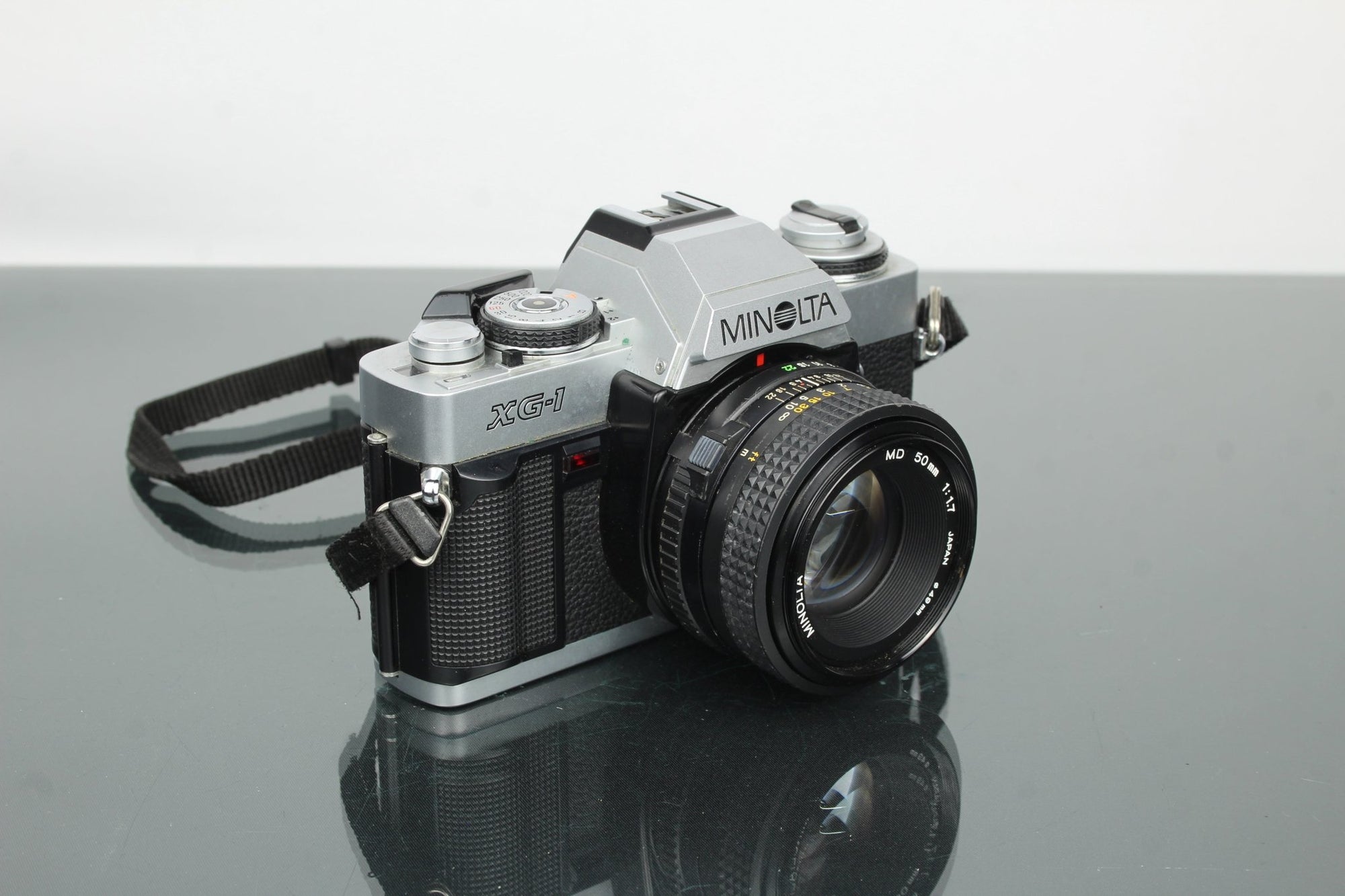Minolta XG - 1 + MD 50mm 1:1.7 - Dutch|Thrift