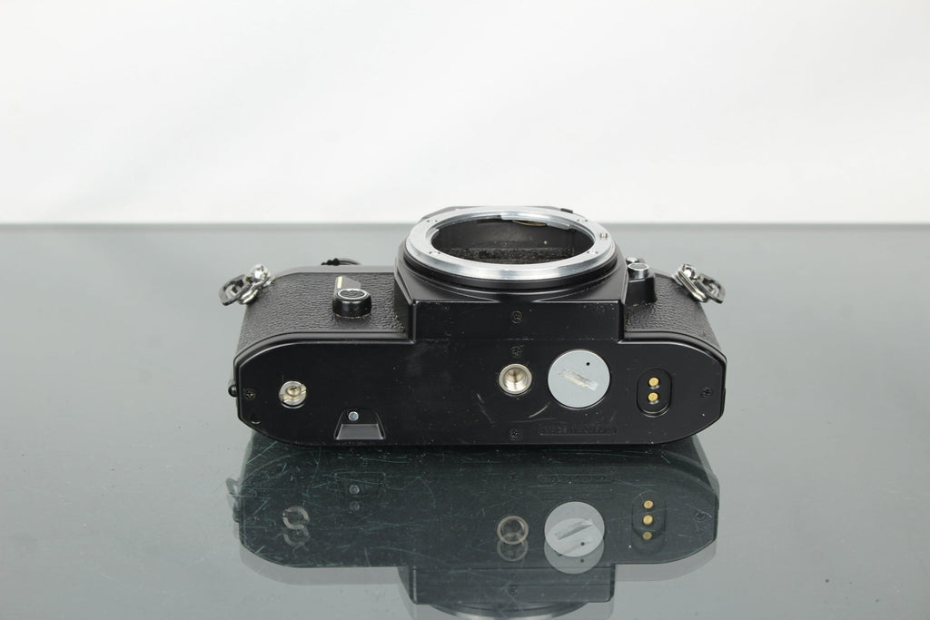 Nikon EM - Dutch|Thrift