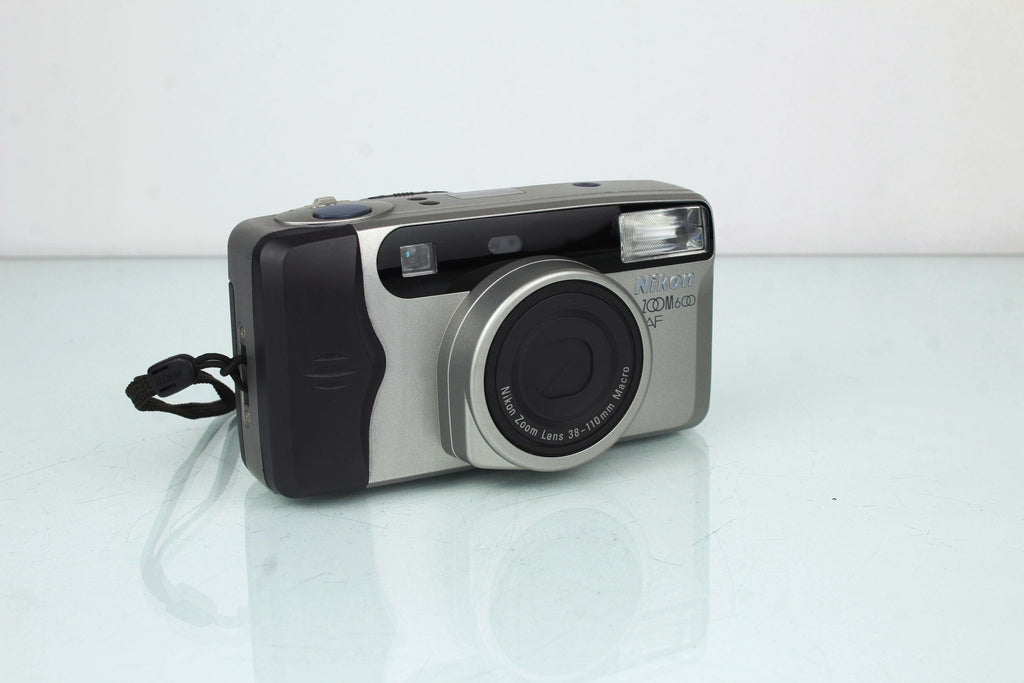 Nikon Zoom600 AF - Dutch|Thrift