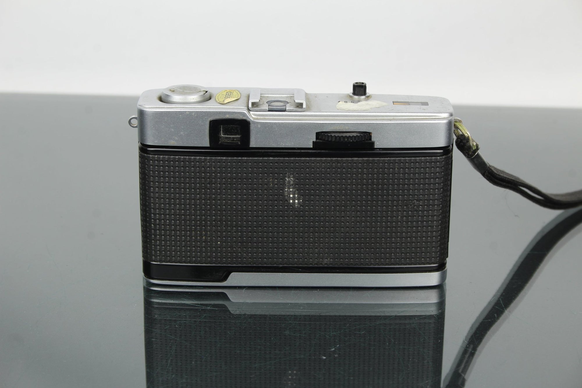 Olympus Trip 35 - Dutch|Thrift