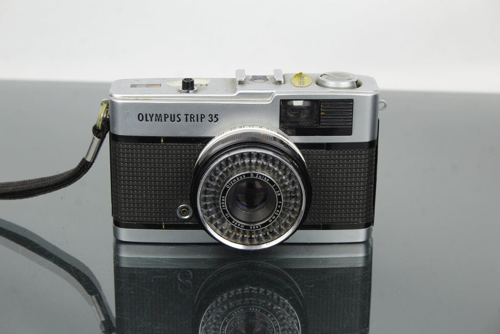 Olympus Trip 35 - Dutch|Thrift