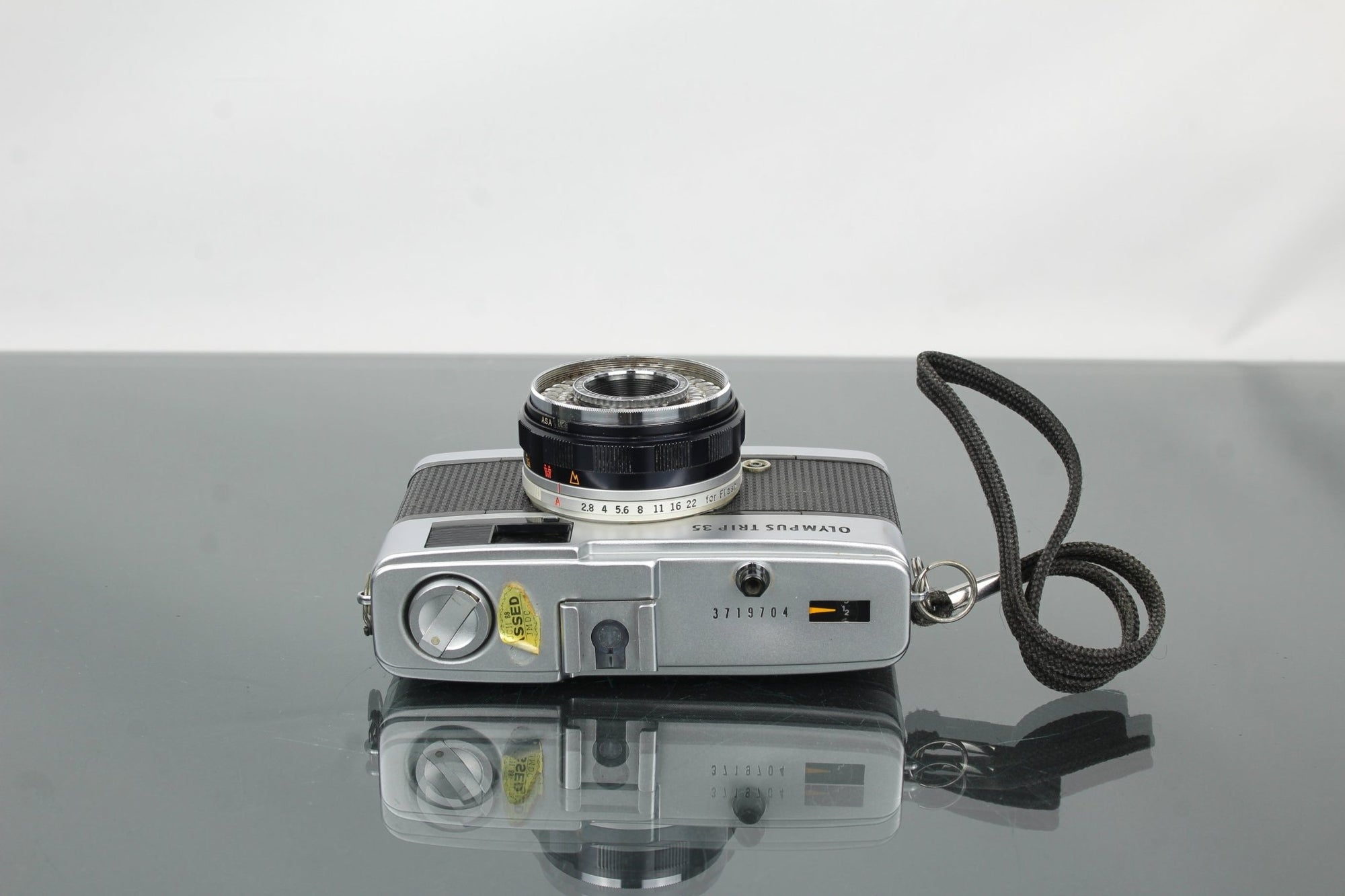 Olympus Trip 35 - Dutch|Thrift