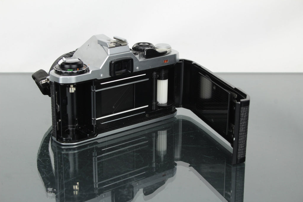 Pentax ME Super + 50mm 1.7 Pentax lens - Dutch|Thrift