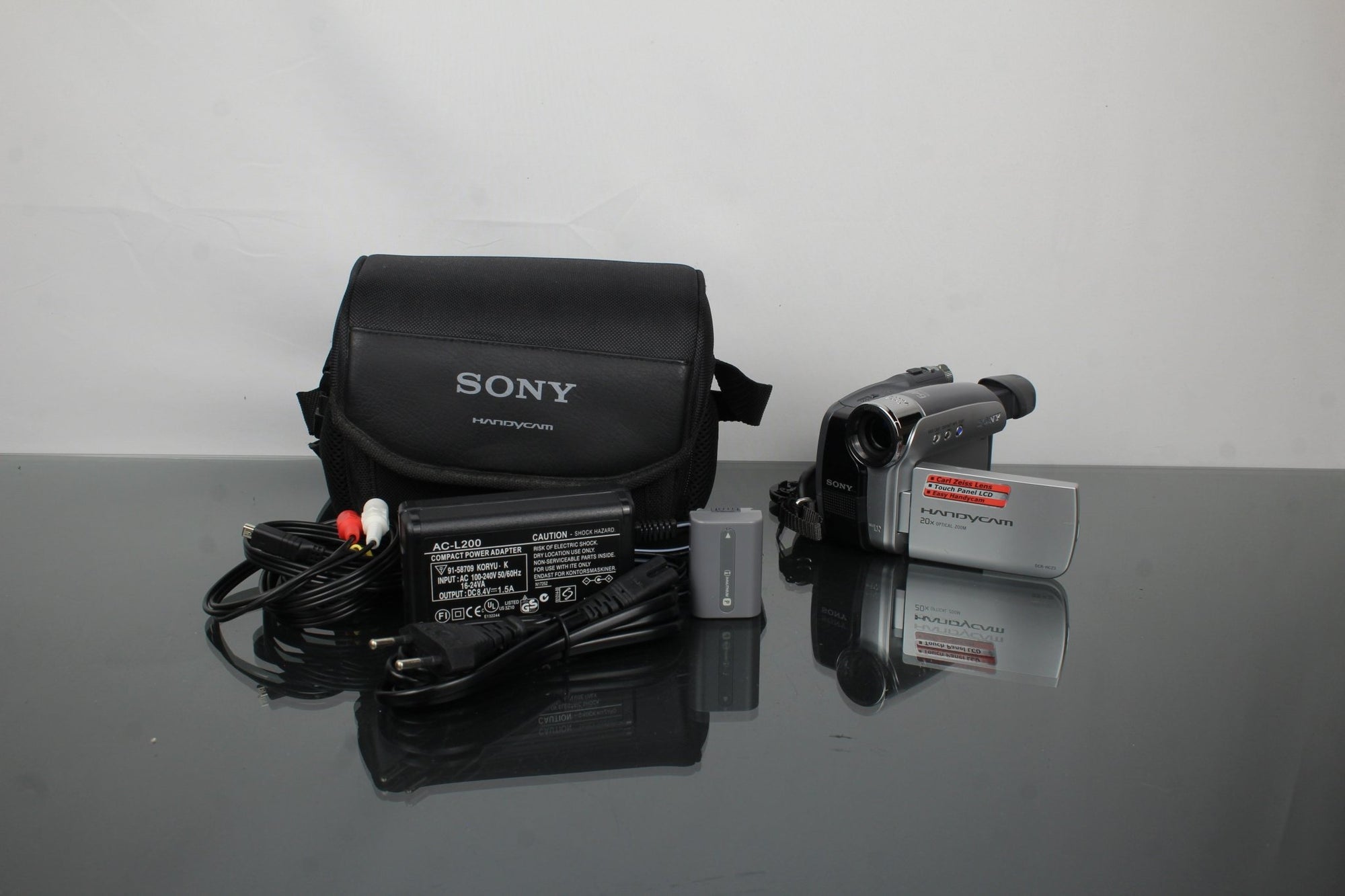 Sony DCR - HC23E MiniDV Digital video camera recorder - Dutch|Thrift