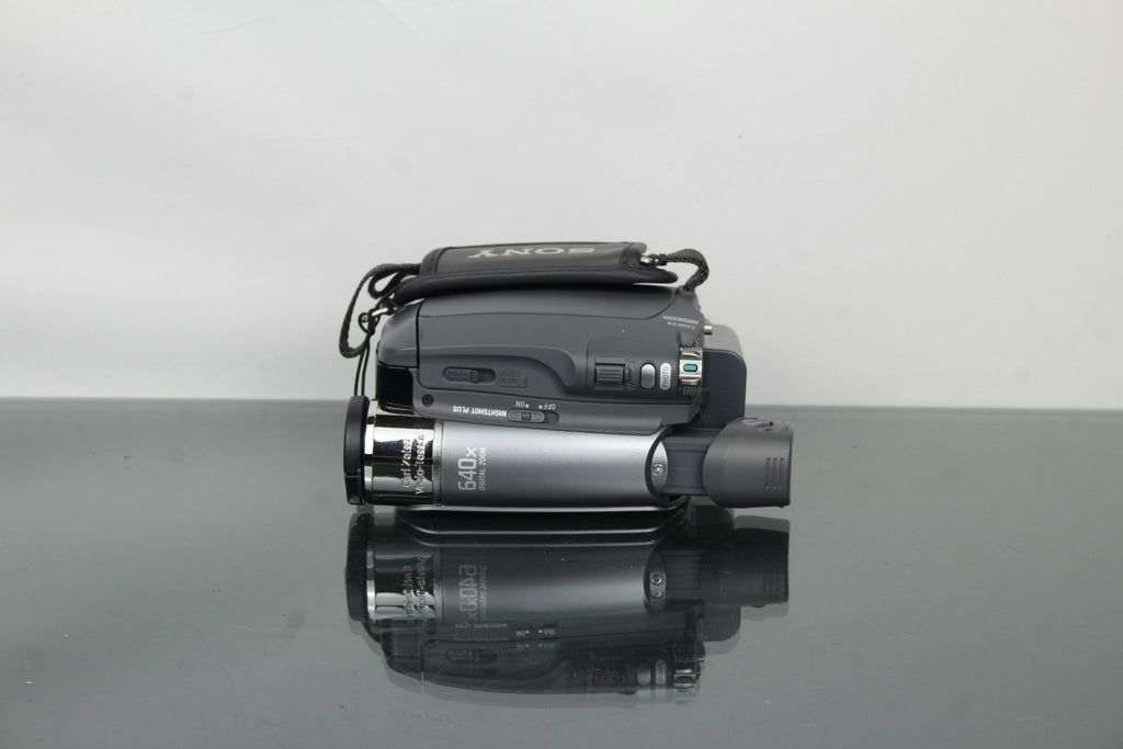 Sony DCR - HC23E MiniDV Digital video camera recorder - Dutch|Thrift