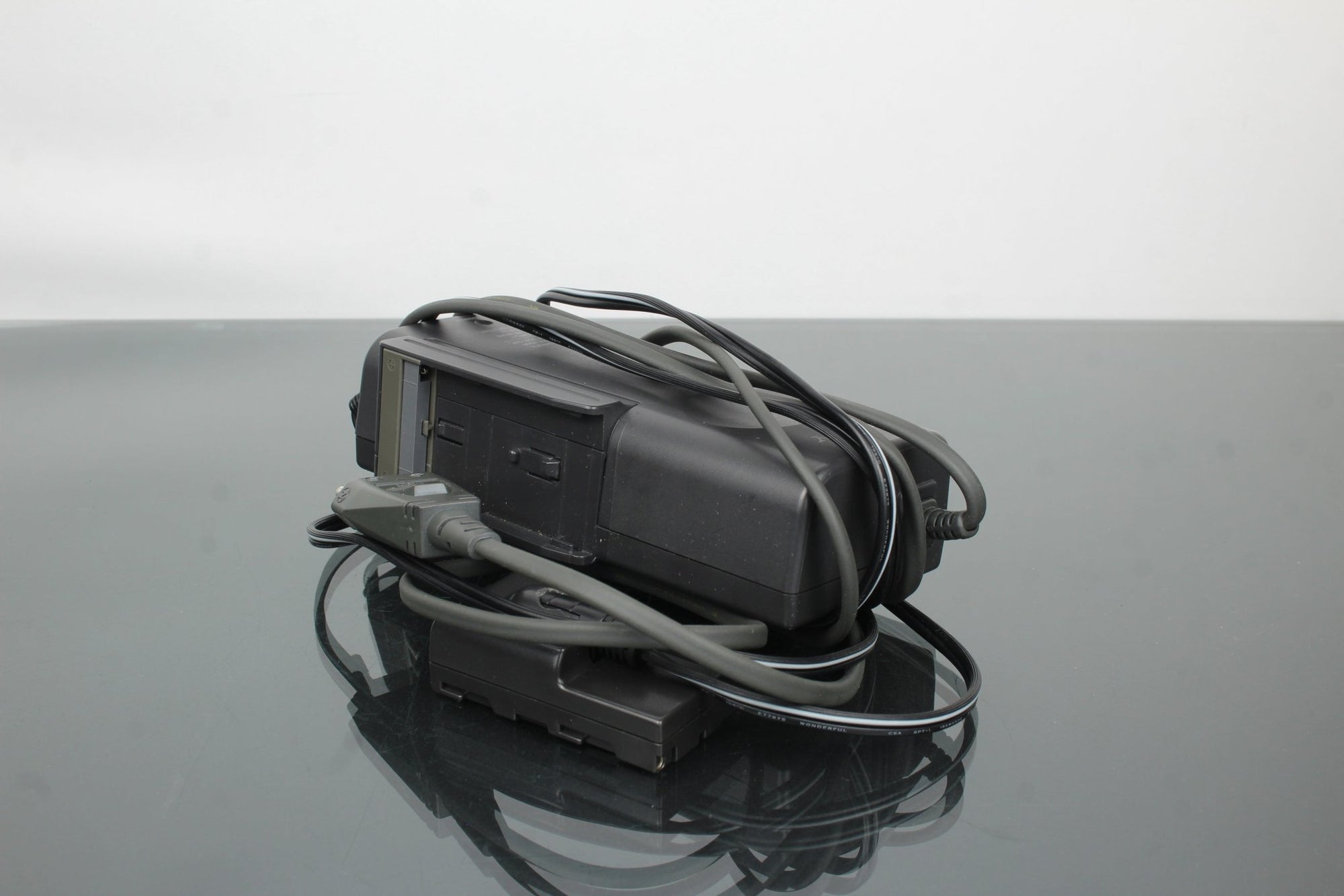 Sony Handycam CCD - TR820E Hi8 - Dutch|Thrift