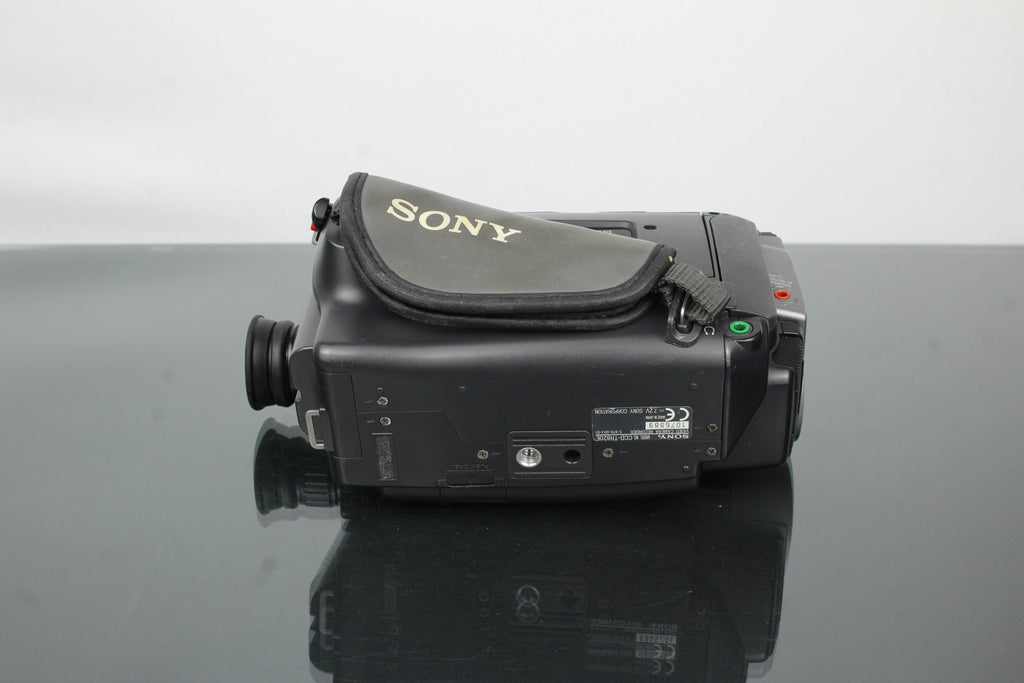 Sony Handycam CCD - TR820E Hi8 - Dutch|Thrift