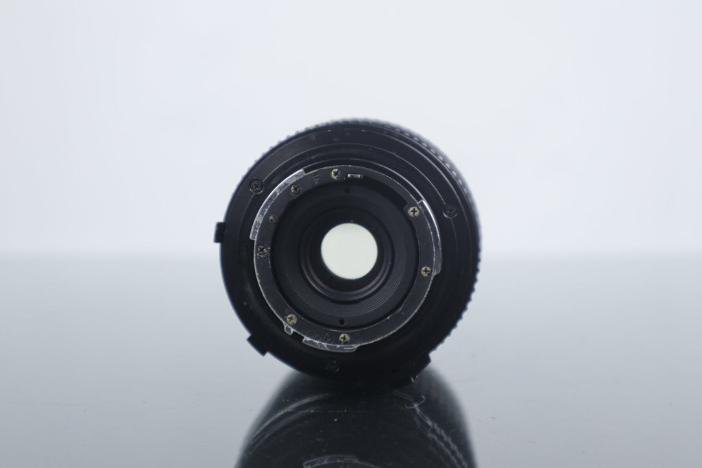 Tokina 70 - 210mm 1:4 - 5.6 - Minolta MD Mount - Dutch|Thrift