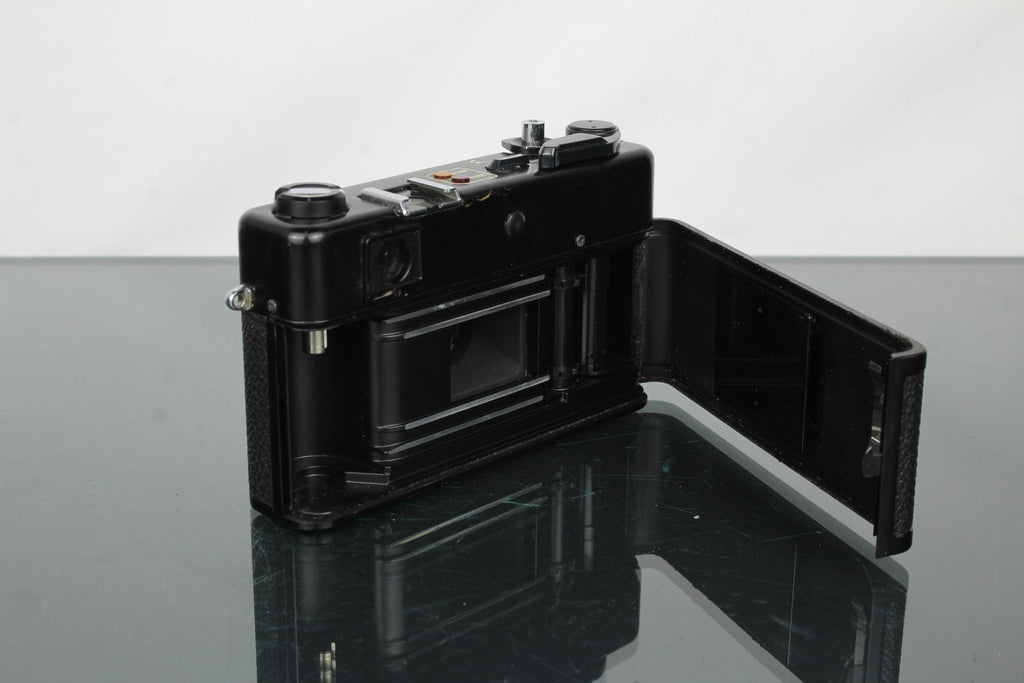 Yashica MG - 1 - Dutch|Thrift